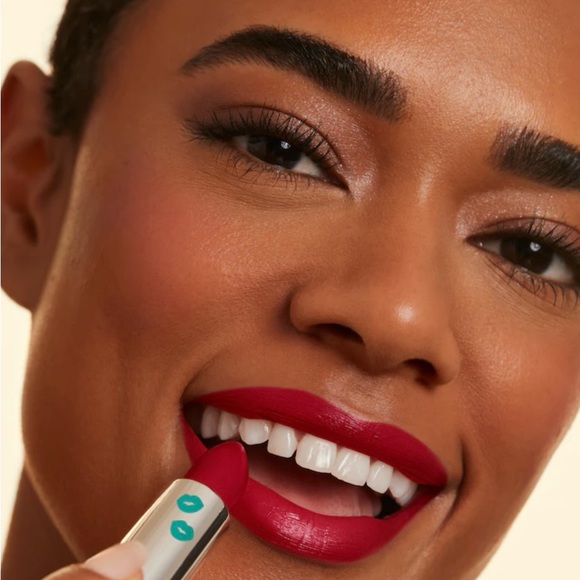 Thrive Causemetics®
New Impact-FULL™ Smoothing Lipstick - Picture 6 of 7